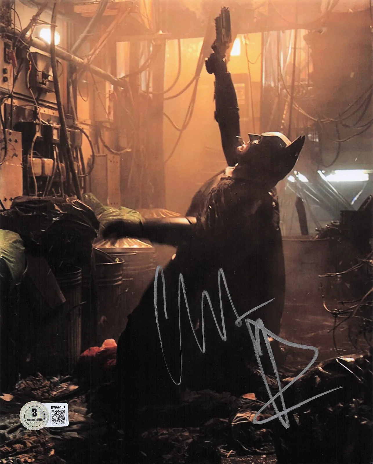Christian Bale — Christian Bale Signed Autograph The Dark Knight 8x10 Photo Beckett BAS Batman