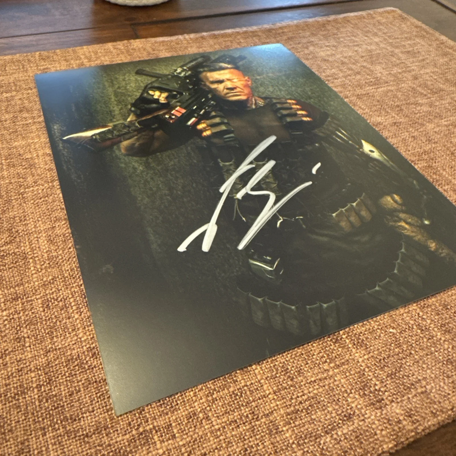 Josh Brolin — Josh Brolin "GURNEY" DUNE Autographed Signed 8x10 PHOTO w/Proof & COA Hologram, изображение 2