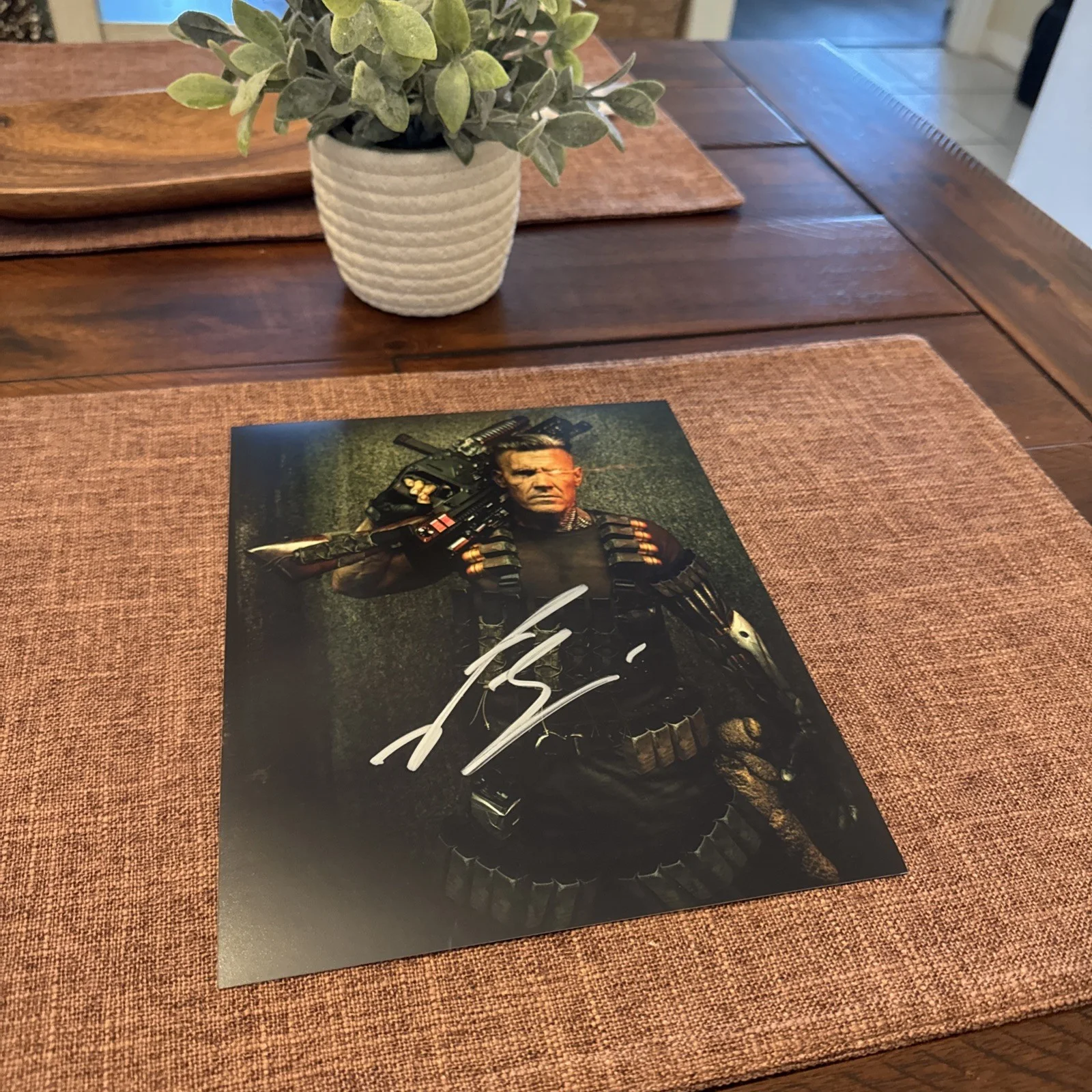 Josh Brolin — Josh Brolin "GURNEY" DUNE Autographed Signed 8x10 PHOTO w/Proof & COA Hologram, изображение 4