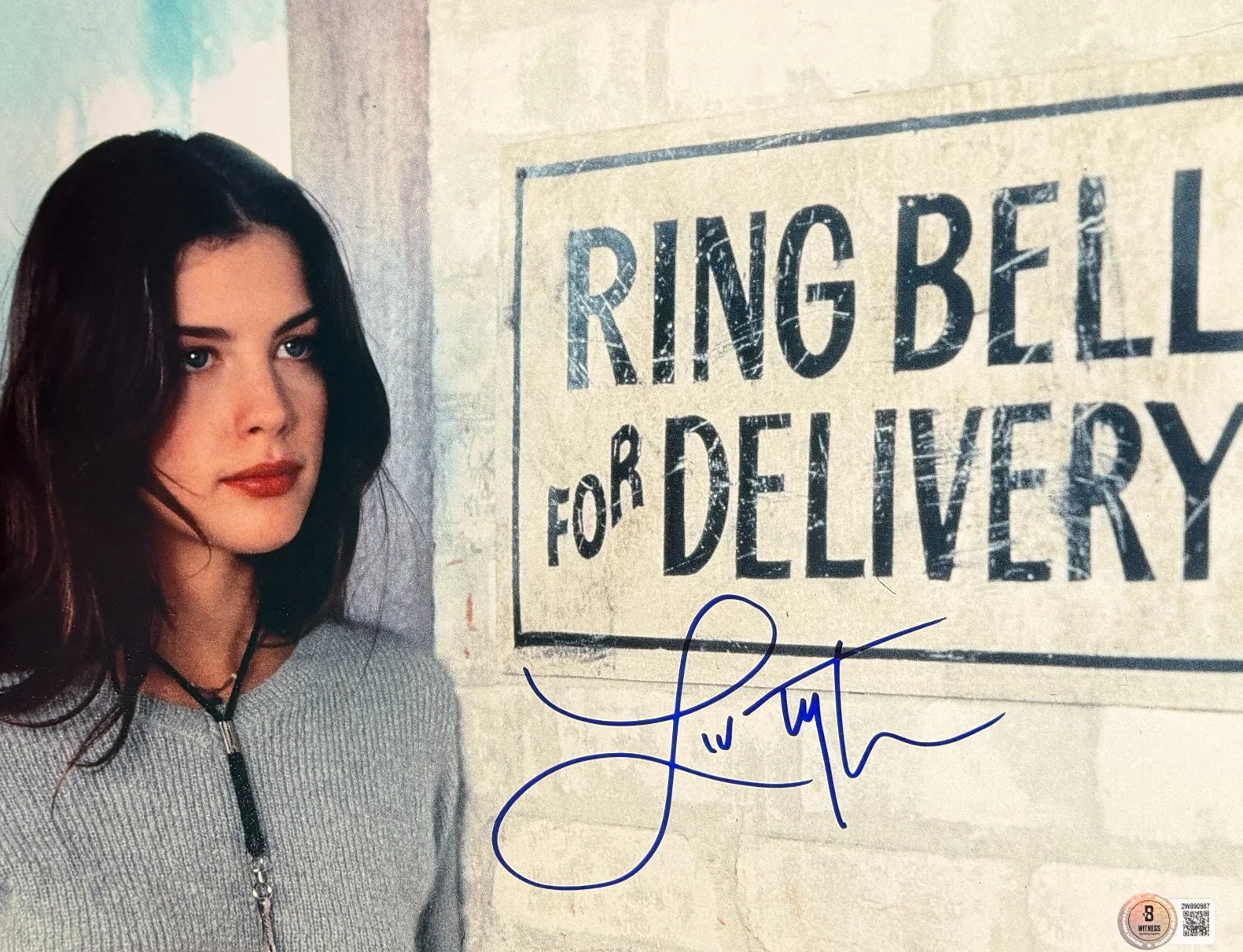 Liv Tyler — Liv Tyler Signed 11x14 Photo Empire Records Authentic Autograph Beckett Witness