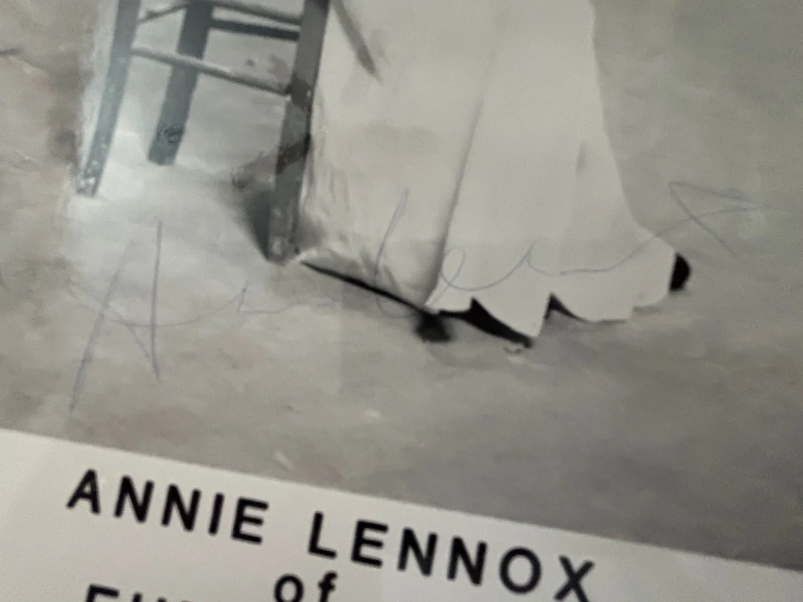 Annie Lennox – Signed (8” x 10”) Autographed B/W photo, изображение 5