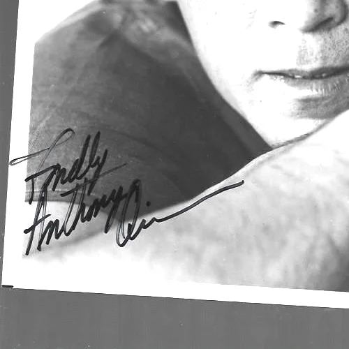 original Hand signed 8 x 10 photo of Anthony Quinn, image 2