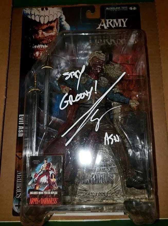 Bruce Campbell — McFarlane Evil Ash Army of Darkness 2001 Signed By Bruce Campbell