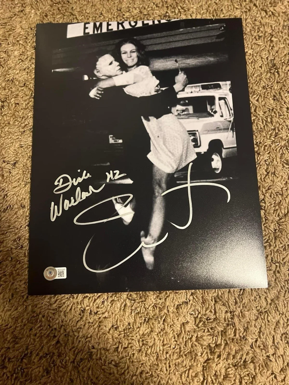 Jamie Lee Curtis — JAMIE LEE CURTIS DICK WARLOCK SIGNED AUTOGRAPH 11x14 HALLOWEEN PHOTO BAS