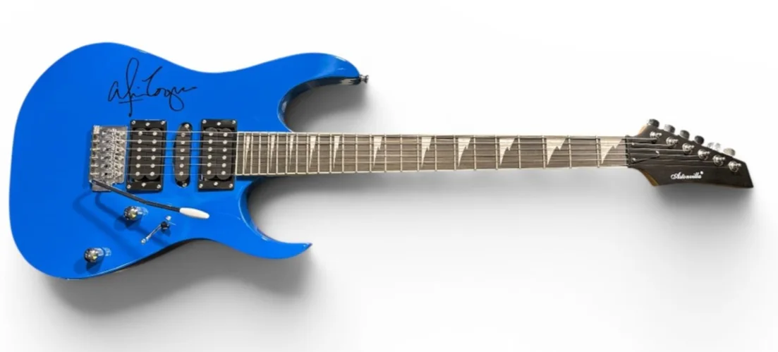 Alice Cooper Signed Electric Guitar Beckett Authenticated, image 3