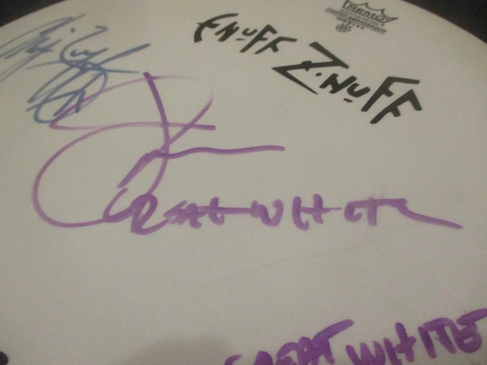 GREAT WHITE/ENUFF Z' NUFF AUTHENTIC SIGNED/AUTOGRAPHED DRUMHEAD-JACK RUSSELL, image 4