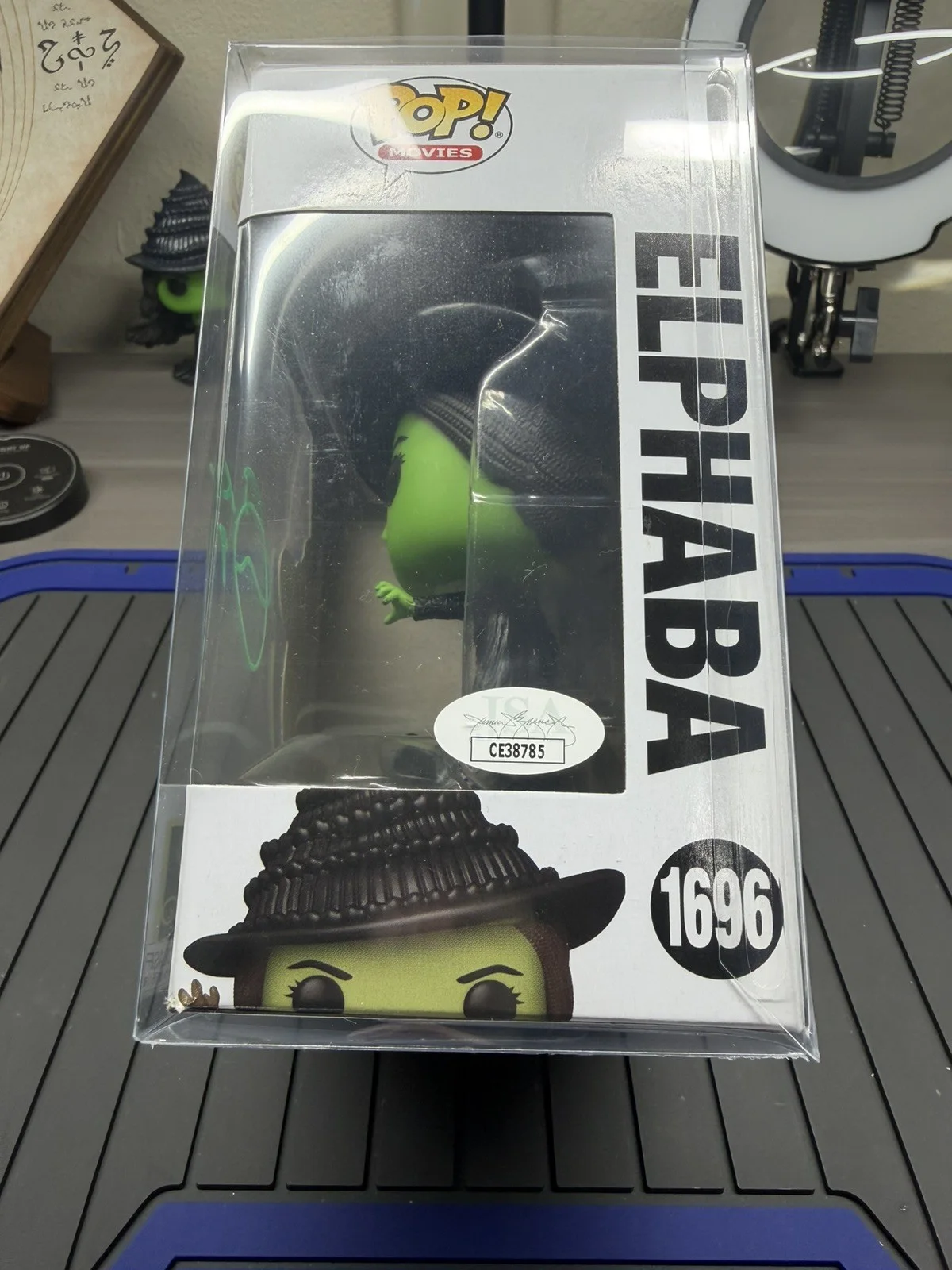 CYNTHIA ERIVO — CYNTHIA ERIVO SIGNED ELPHABA POP FUNKO FIGURE WICKED MOVIE JSA COA, изображение 2