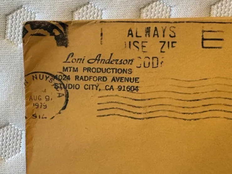 Loni Anderson — YOUNG Loni Anderson hand-signed autographed 8 x 10 B&W Bikini photo and envelope, изображение 3
