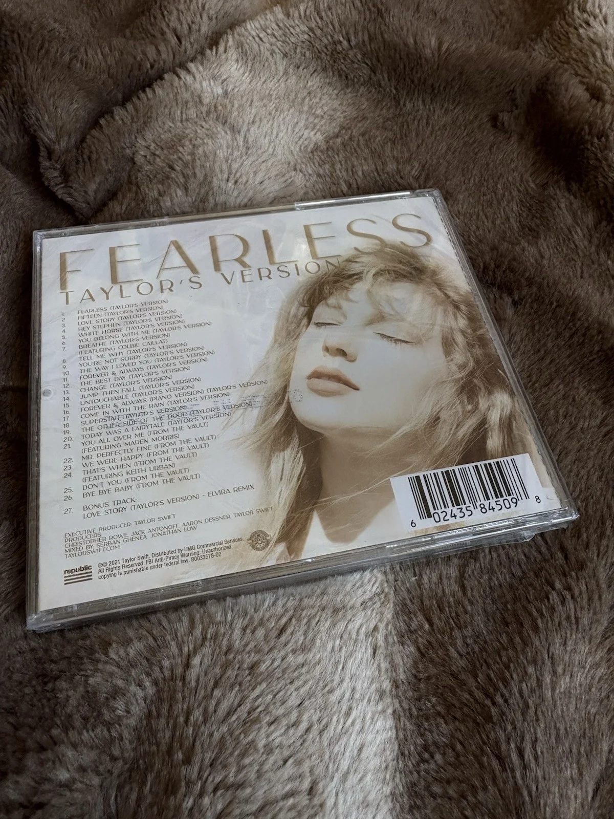Taylor Swift Fearless Taylor’s Version Signed CD Sealed, image 2