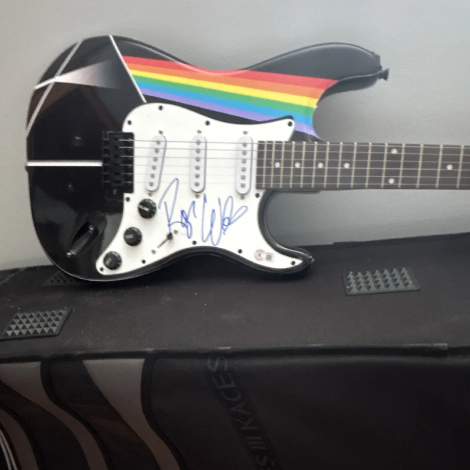 Roger Waters LUX Signed Electric Guitar Autographed, Beckett Certified AC56533, image 3