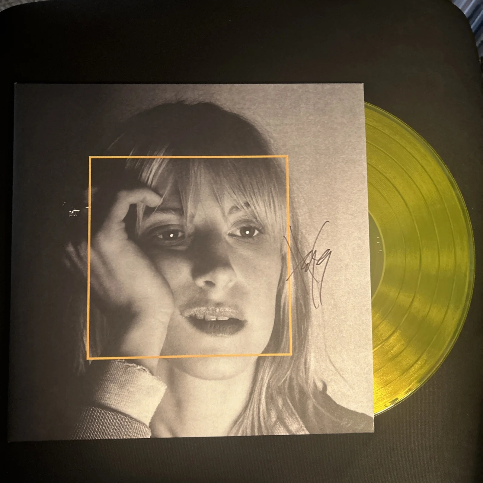 Hayley Williams HAND SIGNED Ego Death at a Bachelorette Party Yellow Vinyl LP, изображение 2
