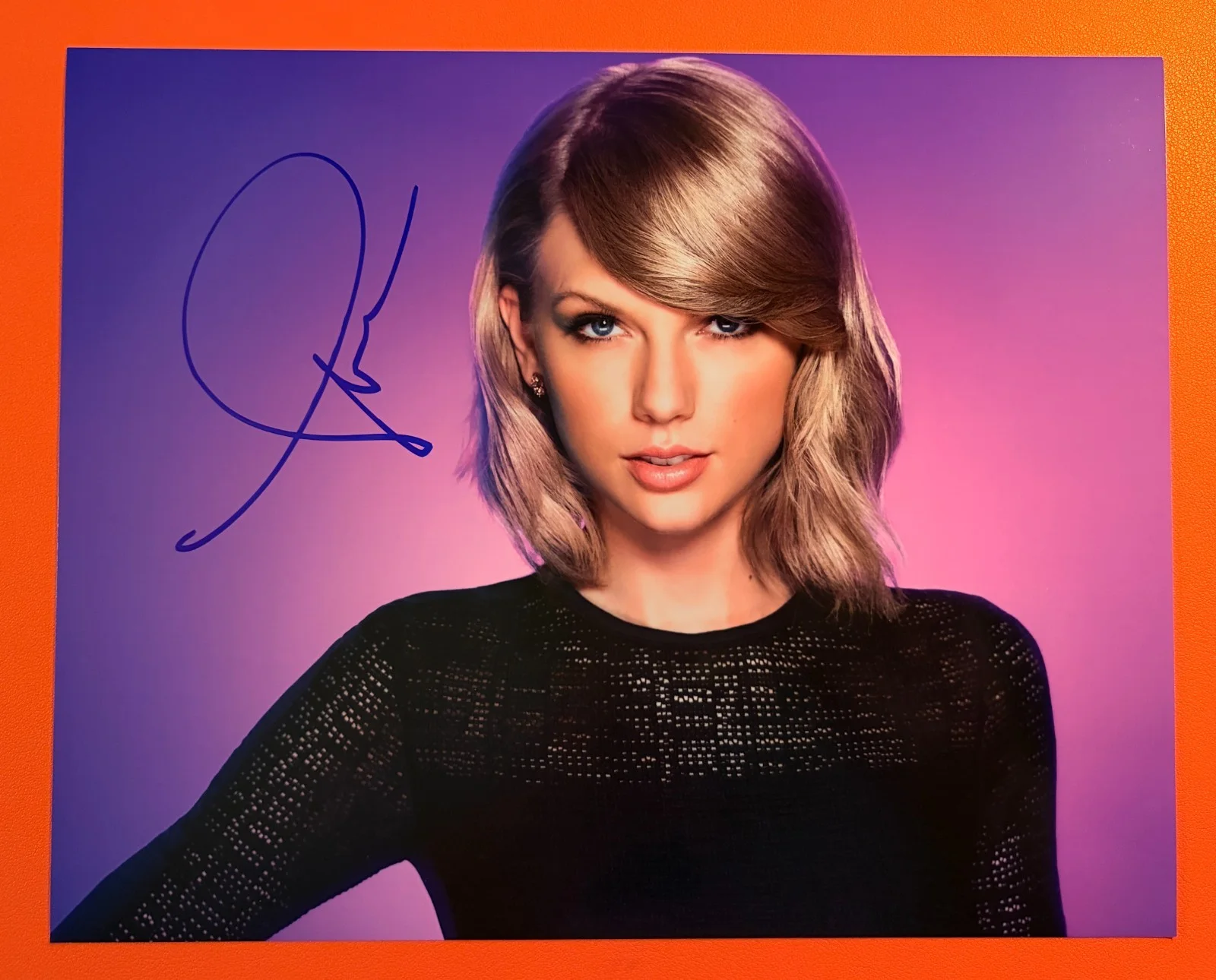 Taylor Swift — Taylor Swift Signed•Autographed 8x10 Photograph•BEAUTIFUL• w/COA, изображение 2