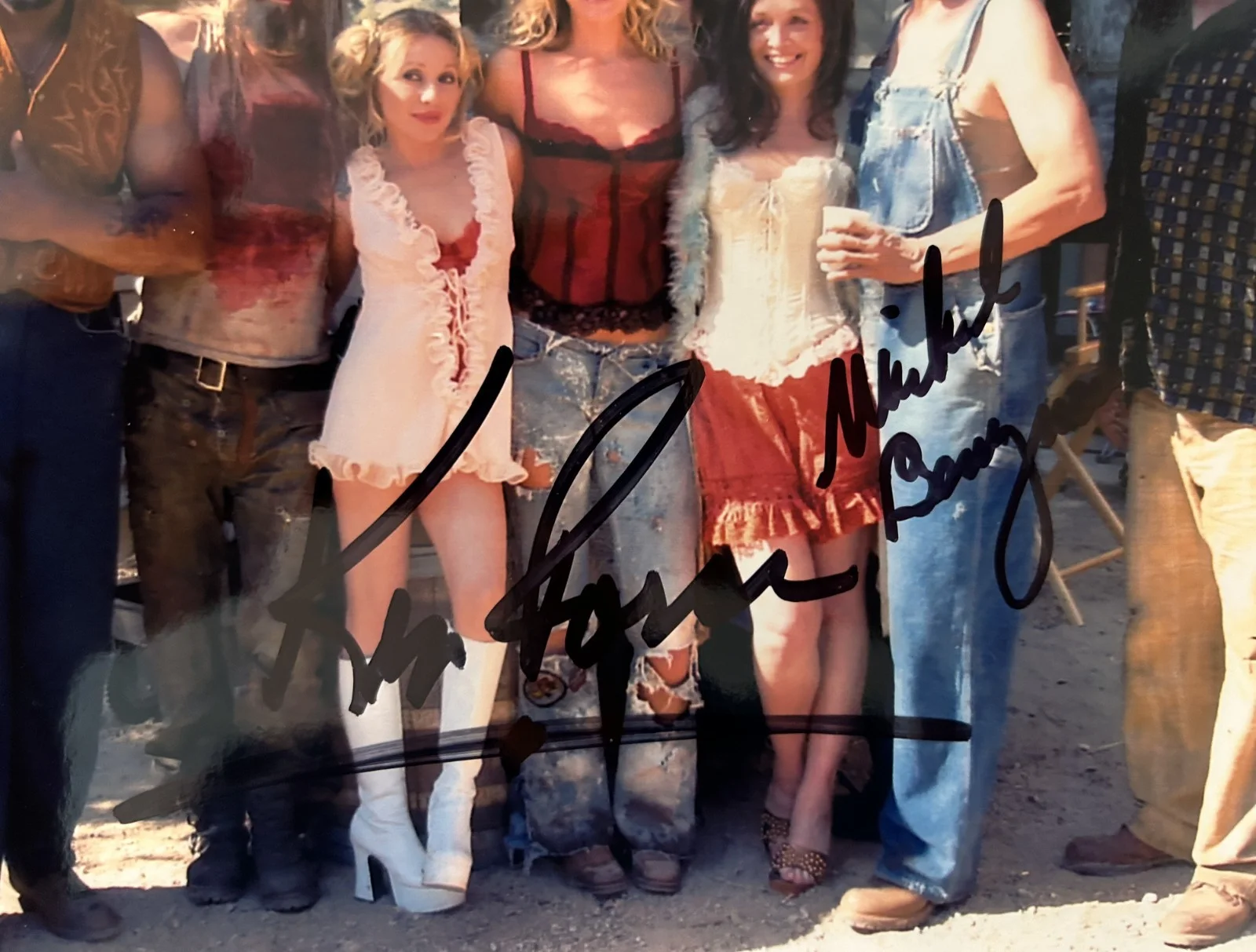BILL MOSLEY/KEN FOREE/MICHAEL BERRYMAN — DEVILS REJECTS CAST PHOTO SIGNED BY BILL MOSLEY KEN FOREE AND MICHAEL BERRYMAN, image 2