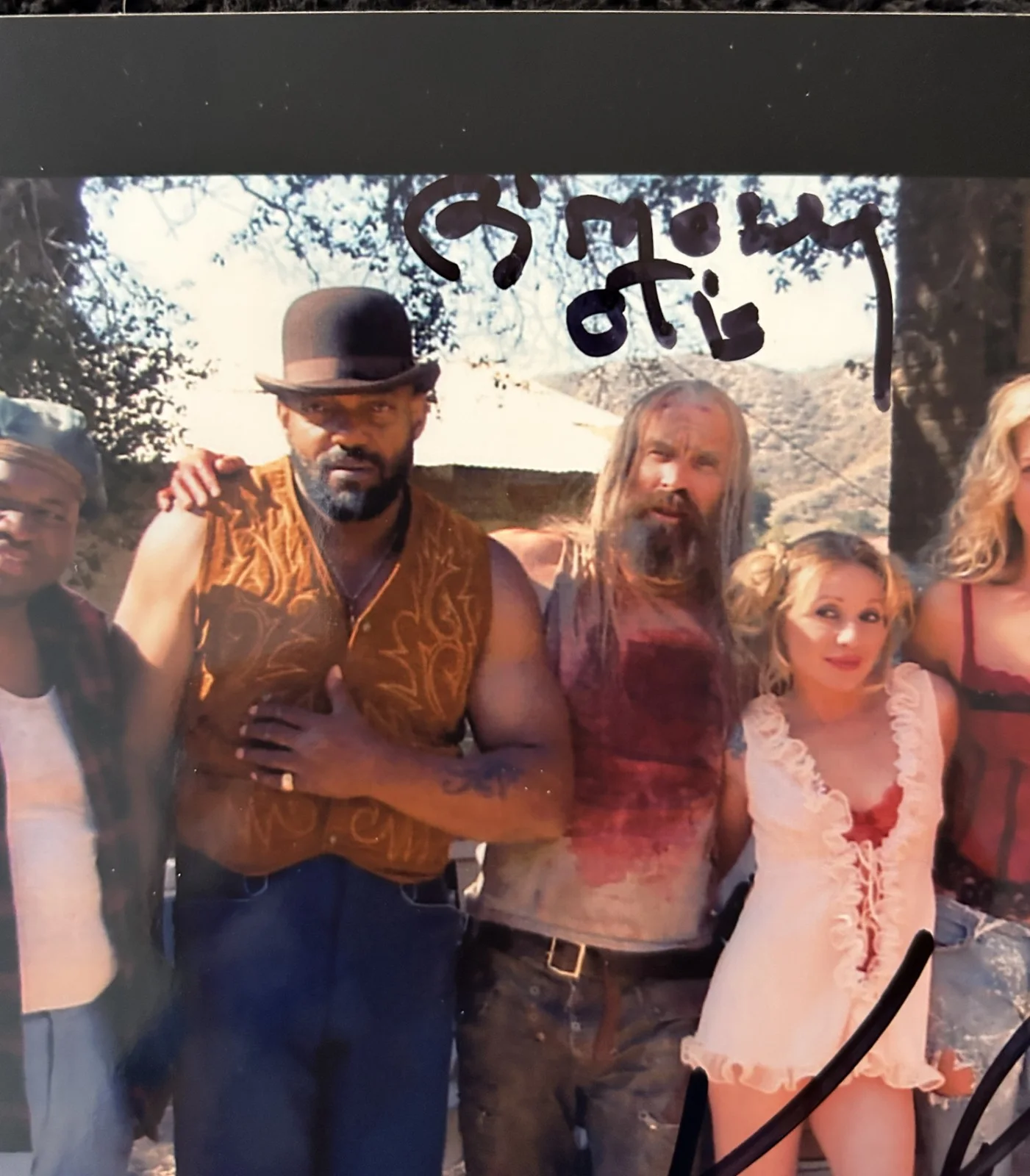BILL MOSLEY/KEN FOREE/MICHAEL BERRYMAN — DEVILS REJECTS CAST PHOTO SIGNED BY BILL MOSLEY KEN FOREE AND MICHAEL BERRYMAN, image 3
