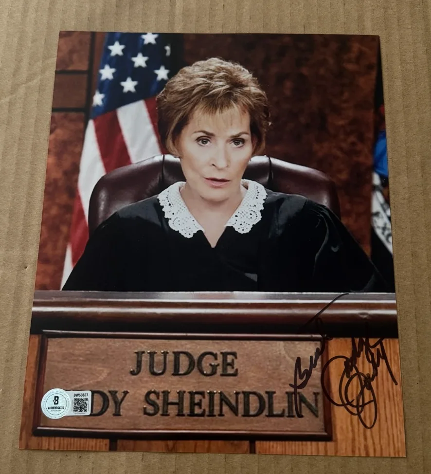 JUDY SHEINDLIN — JUDY SHEINDLIN SIGNED JUDGE JUDY 8X10 PHOTO BECKETT COA AUTHENTIC #12