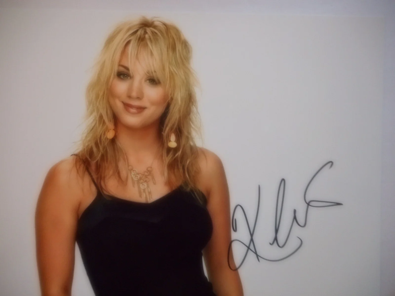 Kaley Cuoco — Kaley Cuoco autographed THE BIG BANG THEORY 8 x 10 Photo COA & Holo, image 4
