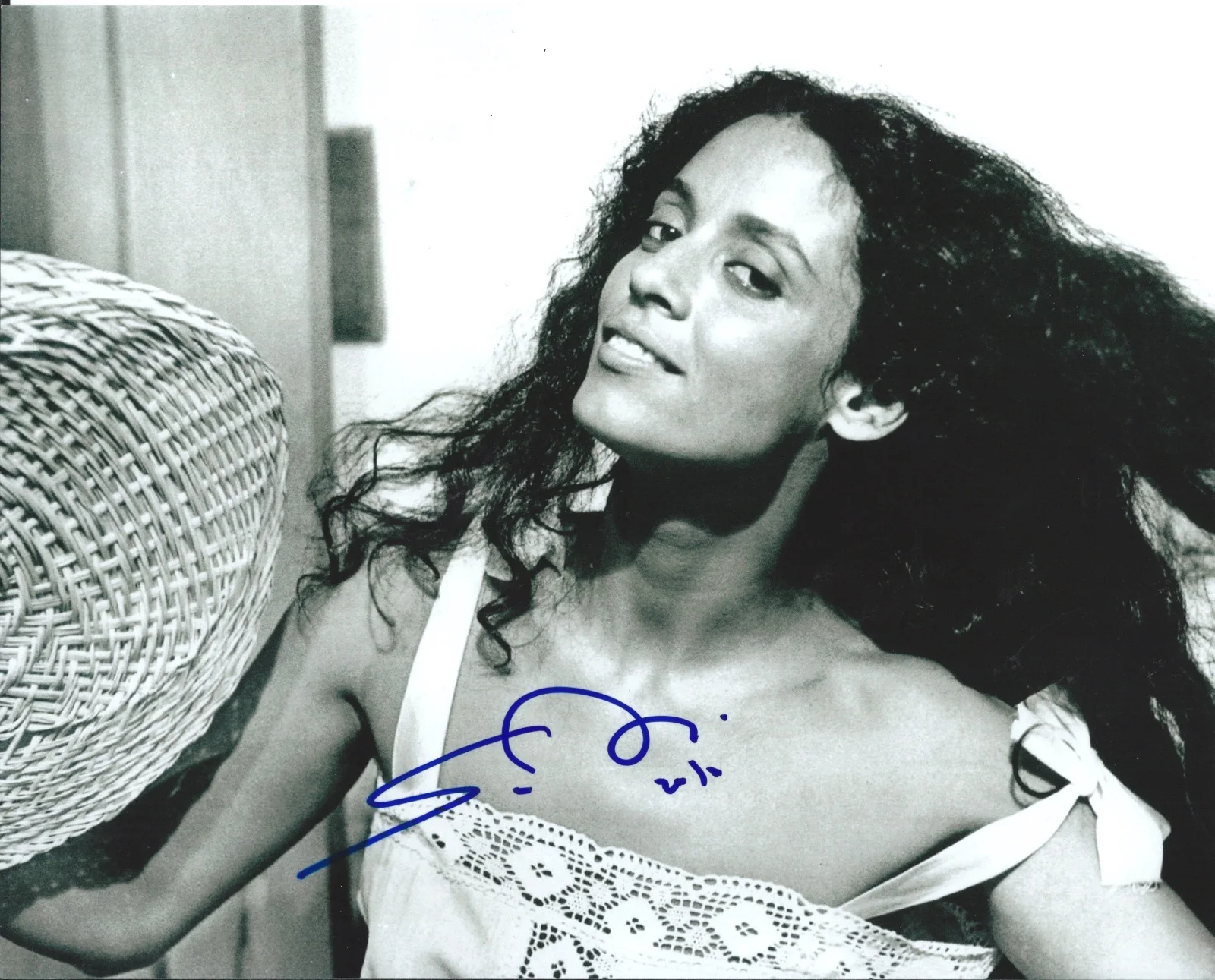 Sonia Braga — Sonia Braga signed 8x10 photo - In Person Photo Proof - Aquarius, Kiss of Spider