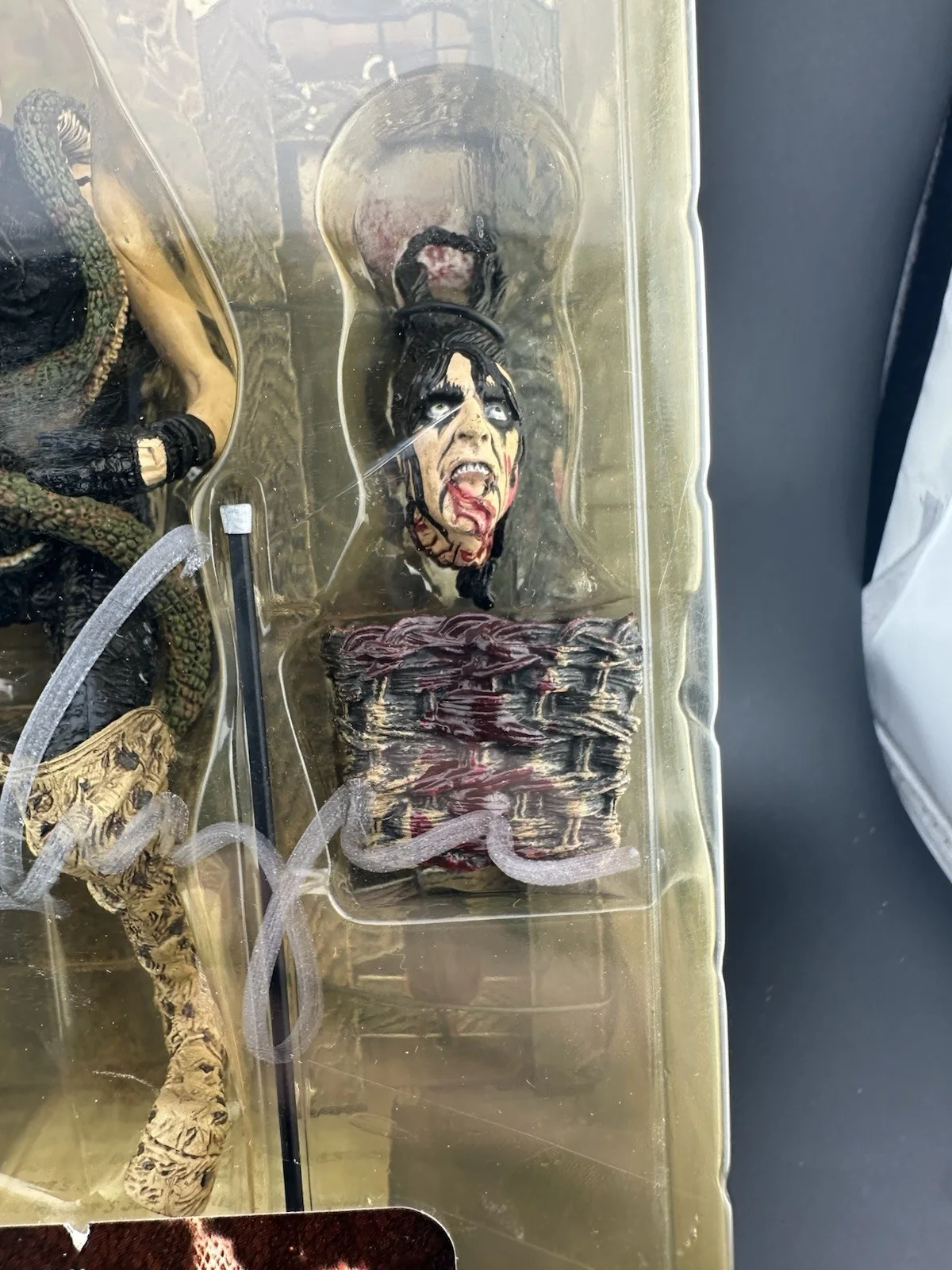 Alice Cooper Signed McFarlane Figure RARE BECKETT BAS Friday The 13th Musician, изображение 3