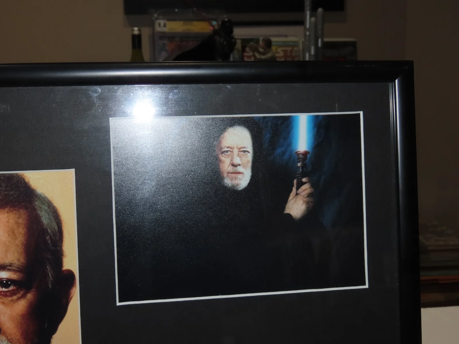 ALEC GUINNESS — ALEC GUINNESS STAR WARS OBI-WAN SIGNED FRAMED DISPLAY CELEBRITY PAPER COA, image 5