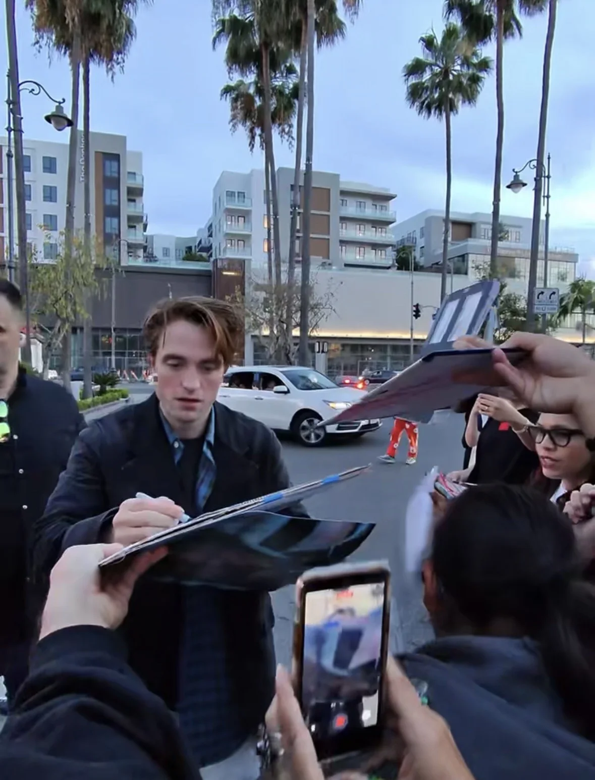 Zendaya — The Drama 8.5x11 Poster Signed by Robert Pattinson, изображение 2