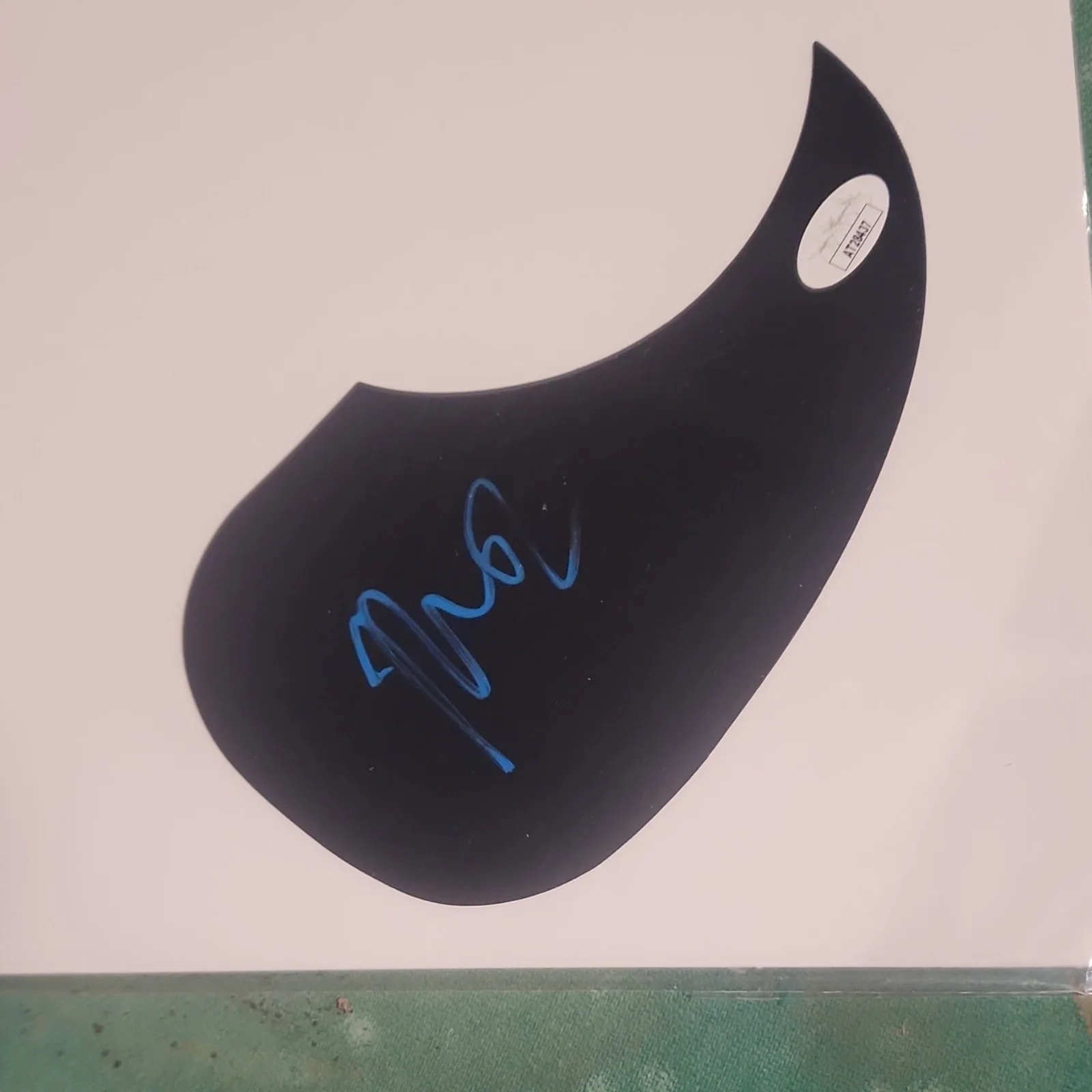 Matt Thomas Authenticated Signed Guitar Pickguard Original Music Memorabilia, image 2