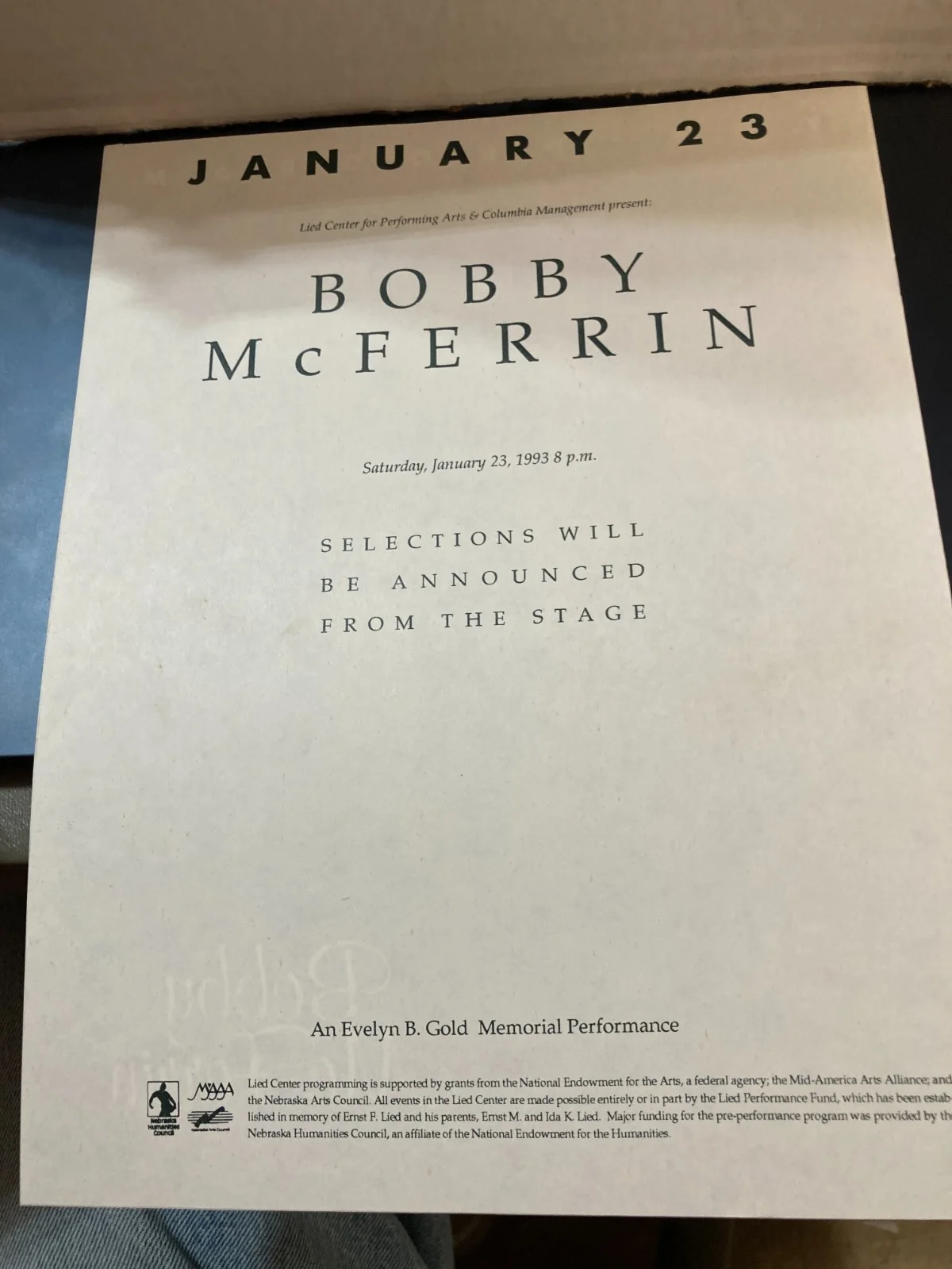 Vintage BOBBY MCFERRIN - "Dont Worry Be Haooy" Signed Press Booklet 8x10, изображение 3
