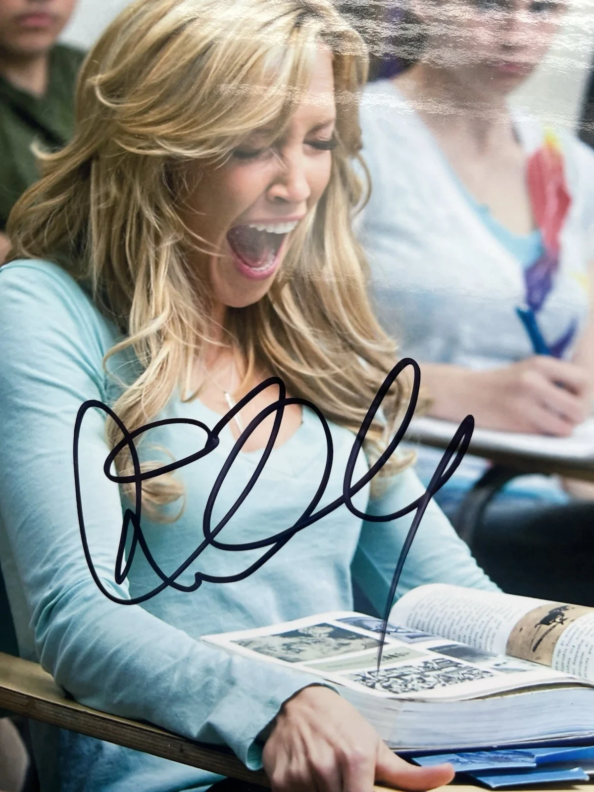 Katie Cassidy — Katie Cassidy Nightmare On Elm Street Signed 8x10 Photo Wizard World COA Horror, изображение 4