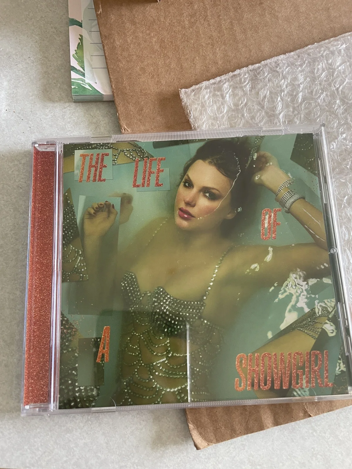 Taylor Swift 'The Life of a Showgirl' Hand Signed CD Photo 1., изображение 3