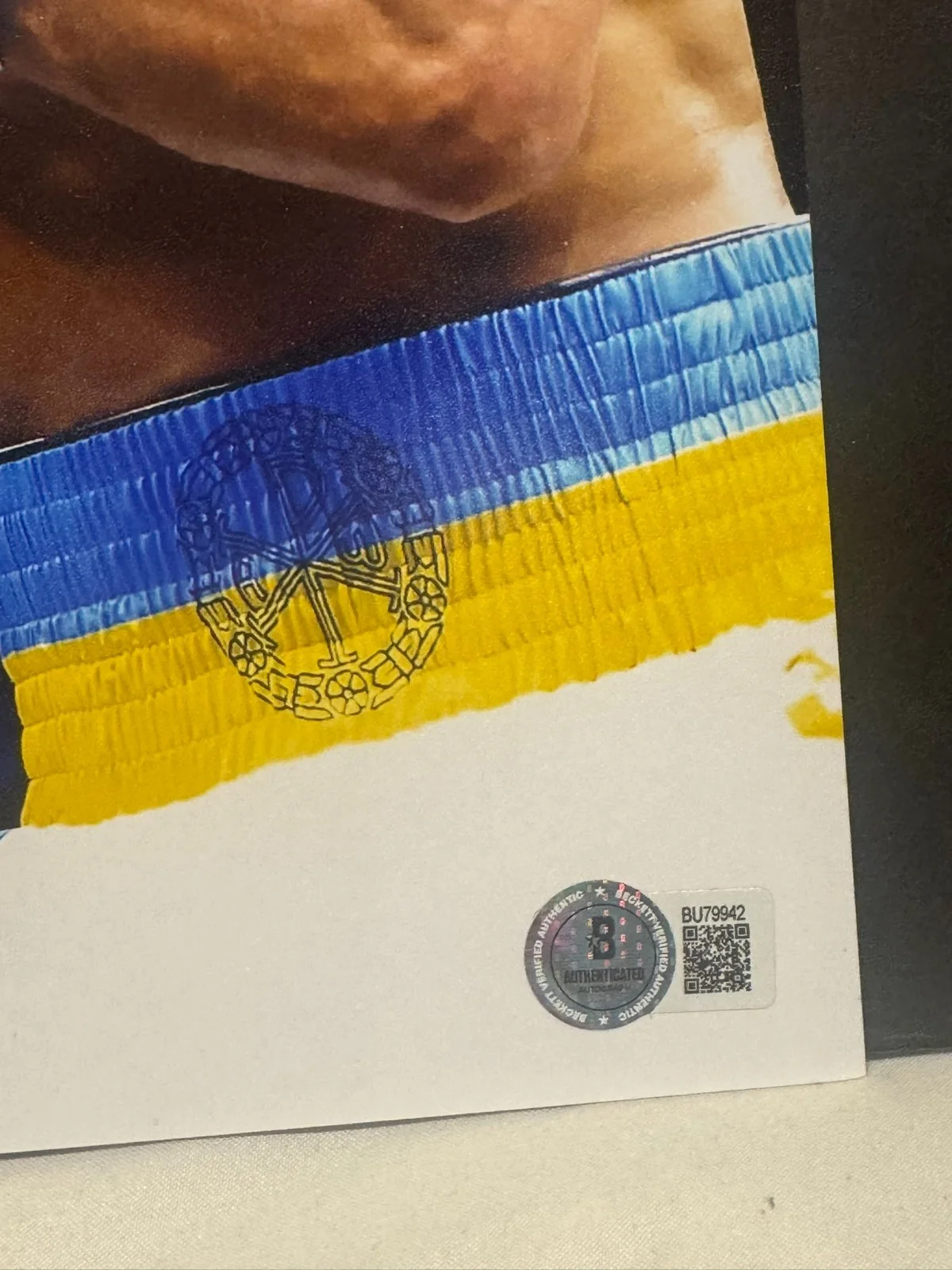 OLEKSANDR USYK SIGNED 11X14 PHOTO HEAVYWEIGHT BOXING CHAMP AUTO BECKETT BAS COA, image 3