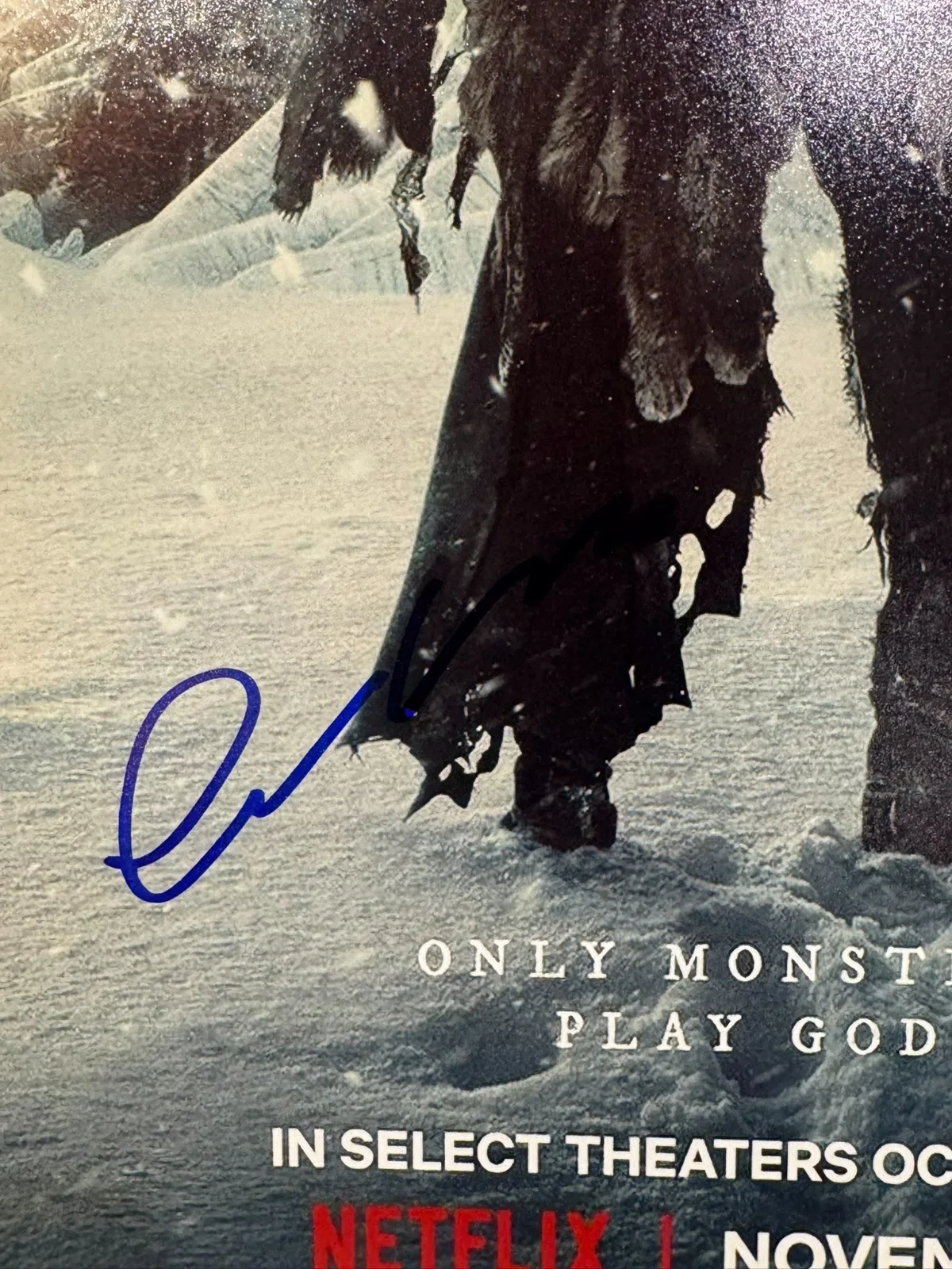 OSCAR ISAAC SIGNED 11X17 FRANKENSTEIN PHOTO AUTO BECKETT BAS COA, изображение 2