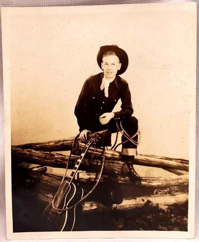 REX ALLEN — 1946 REX ALLEN SINGING ARIZONA COWBOY SIGNED 8x10 PHOTO & SONGBOOK, Autographed, изображение 3