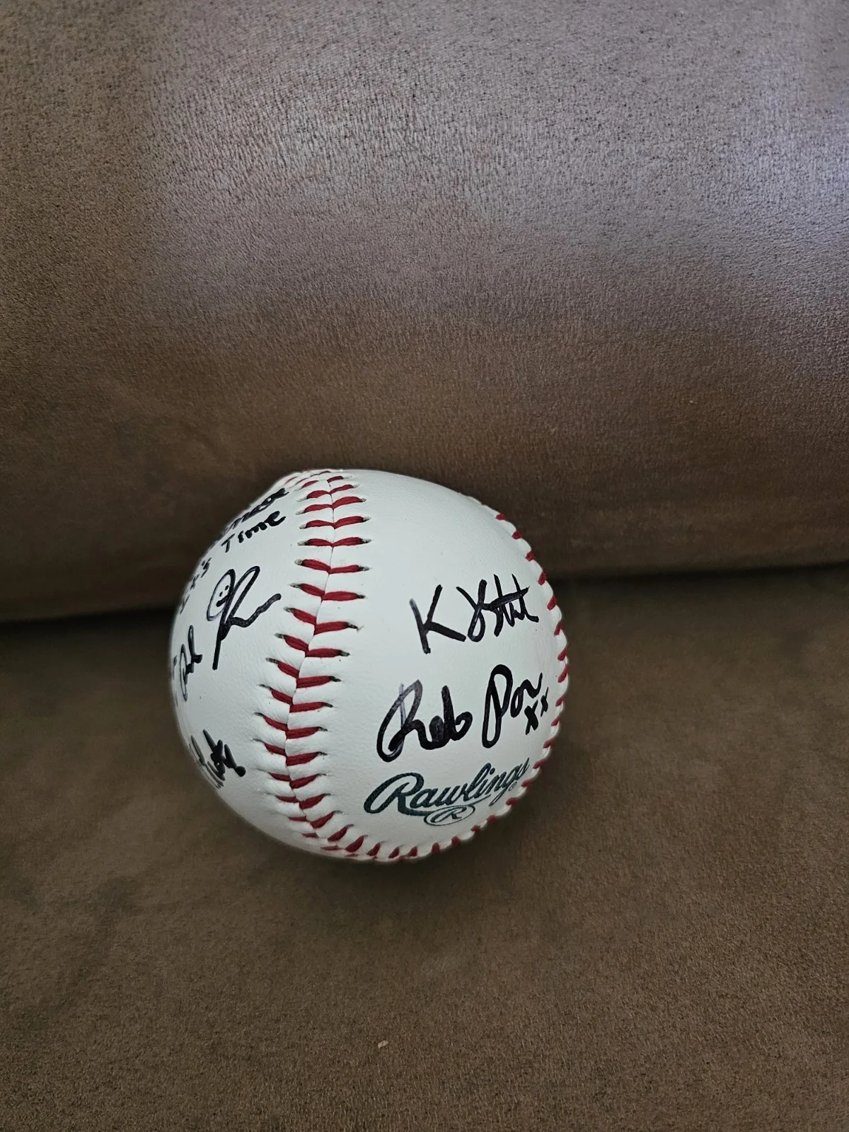 Robert Pattinson, Kristen Stewart, Ashley Greene, Twilight Cast — Twilight Cast SIGNED Baseball - Robert Pattinson Autograph - Twilight Autograph, image 3