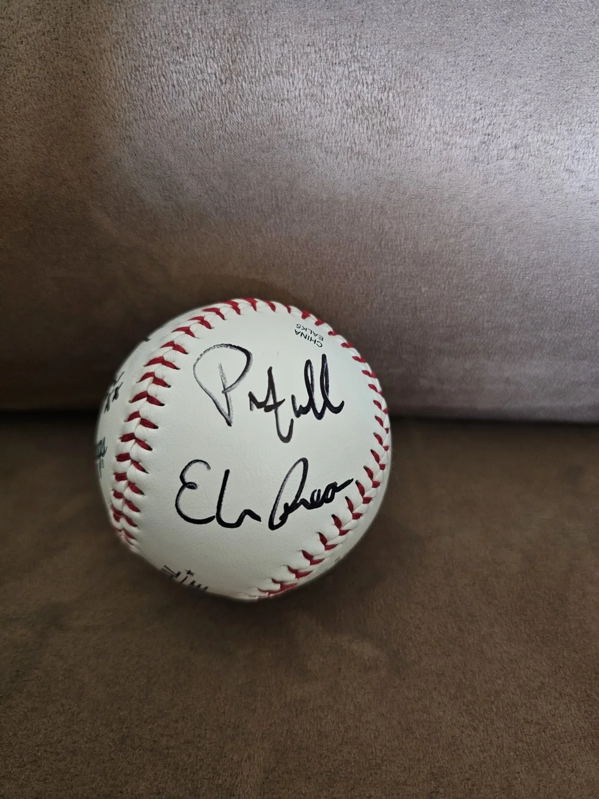 Robert Pattinson, Kristen Stewart, Ashley Greene, Twilight Cast — Twilight Cast SIGNED Baseball - Robert Pattinson Autograph - Twilight Autograph, image 5