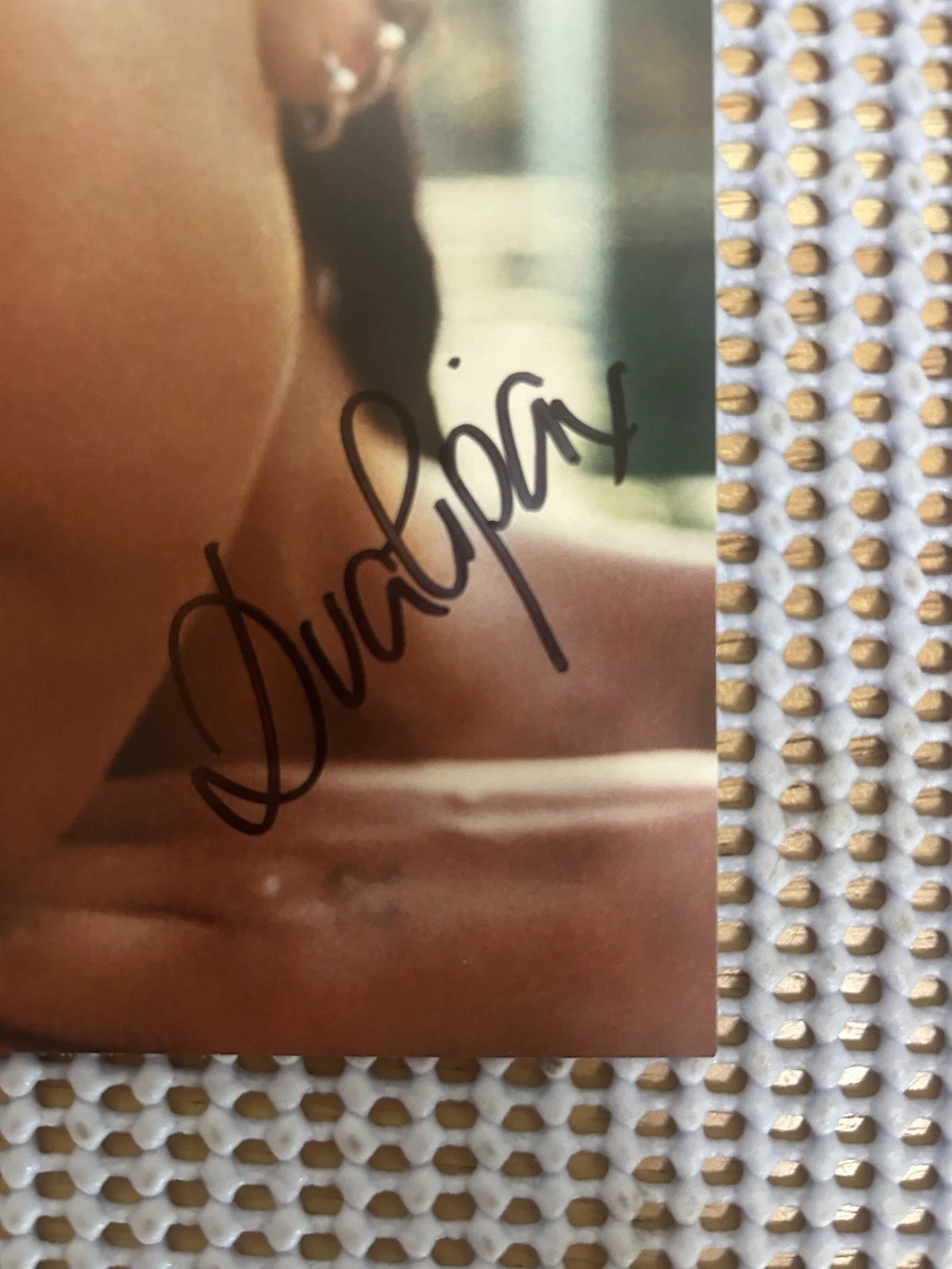 Radical Optimism by Dua Lipa Signed Deluxe Vinyl Autograph Art Card Record 2024, изображение 3