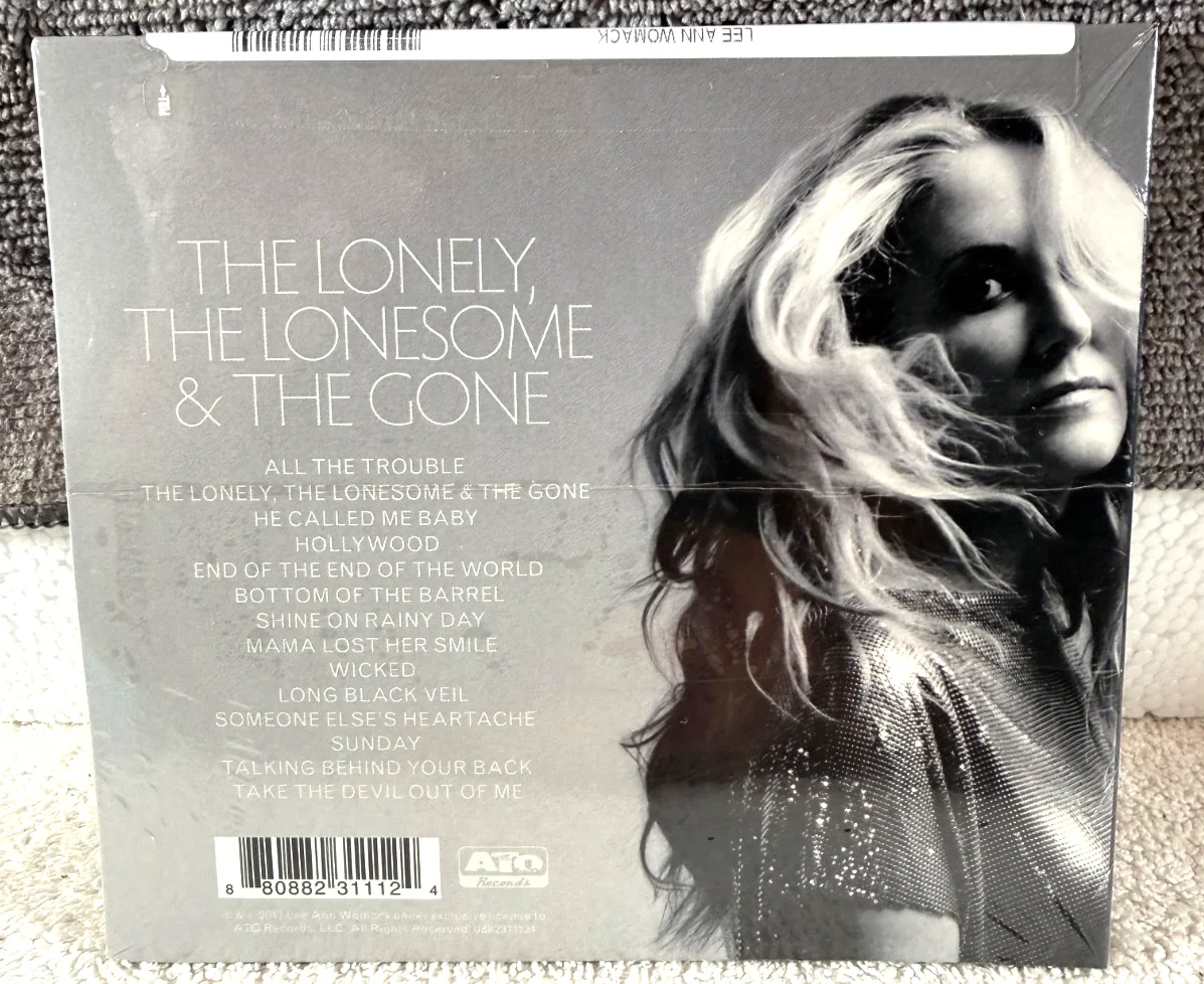 Autographed Picture of Lee Ann Womack 5.5" x 8.5" With Free Sealed CD!, изображение 3