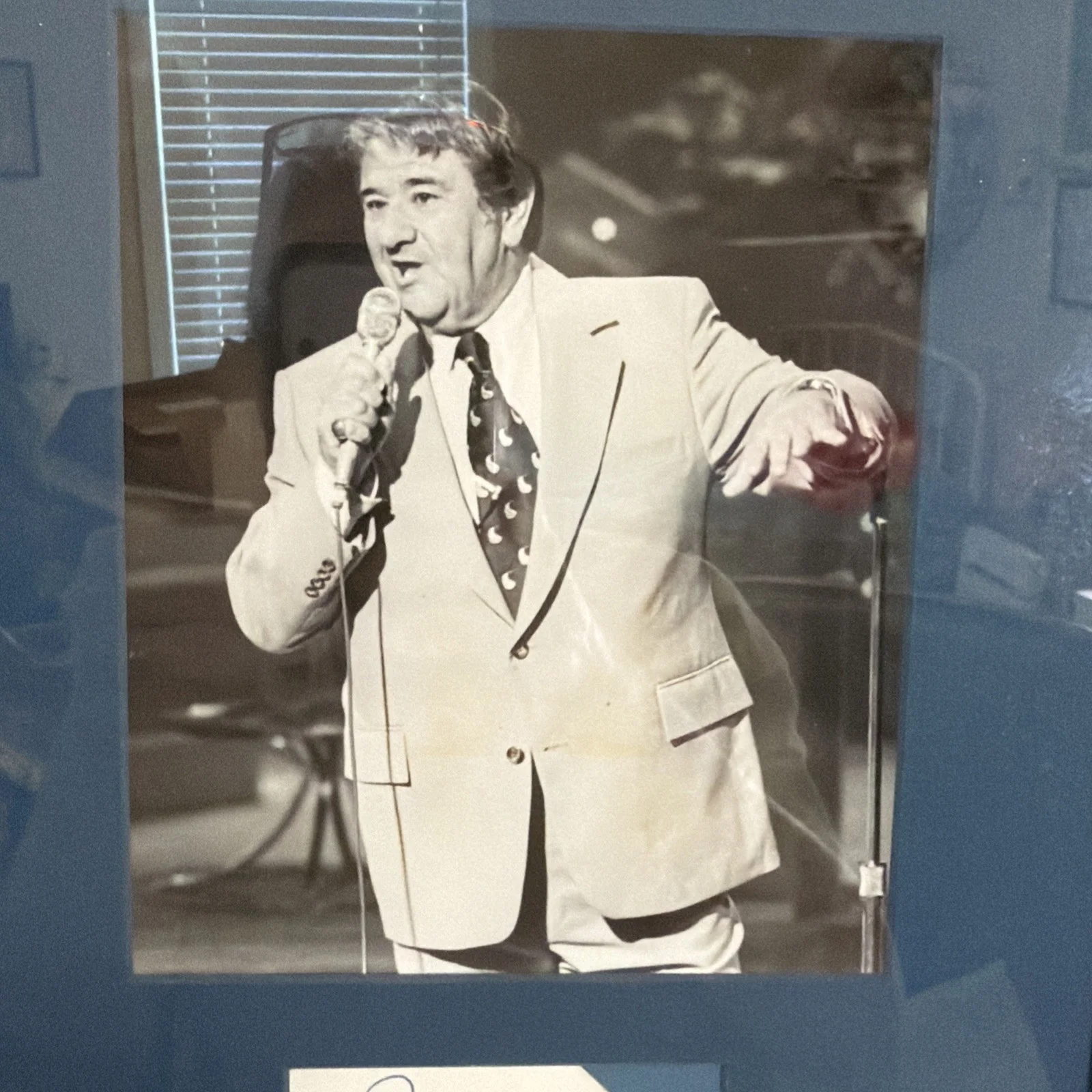 Framed Photo and Cut Signature of Buddy Hackett, изображение 3