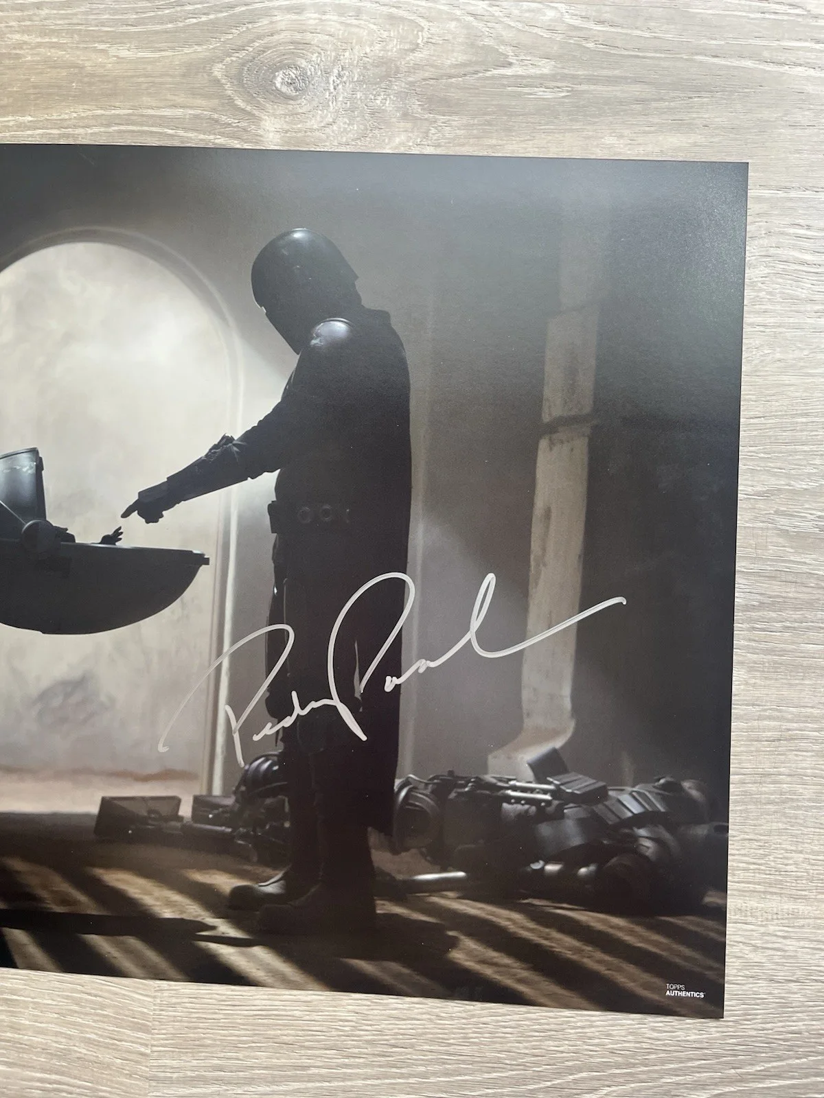 Pedro Pascal — Pedro Pascal Signed Mandalorian 16x20 Photo Beckett COA Star Wars Din Djarin, image 3