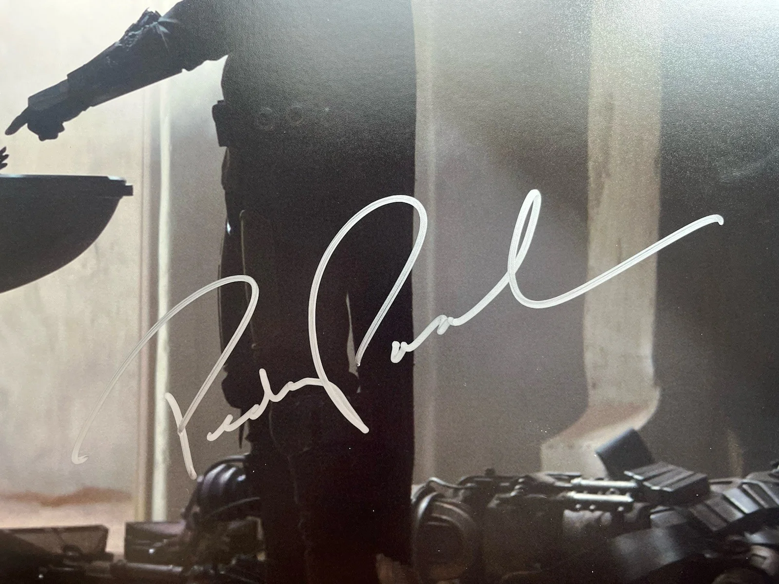 Pedro Pascal — Pedro Pascal Signed Mandalorian 16x20 Photo Beckett COA Star Wars Din Djarin, image 4