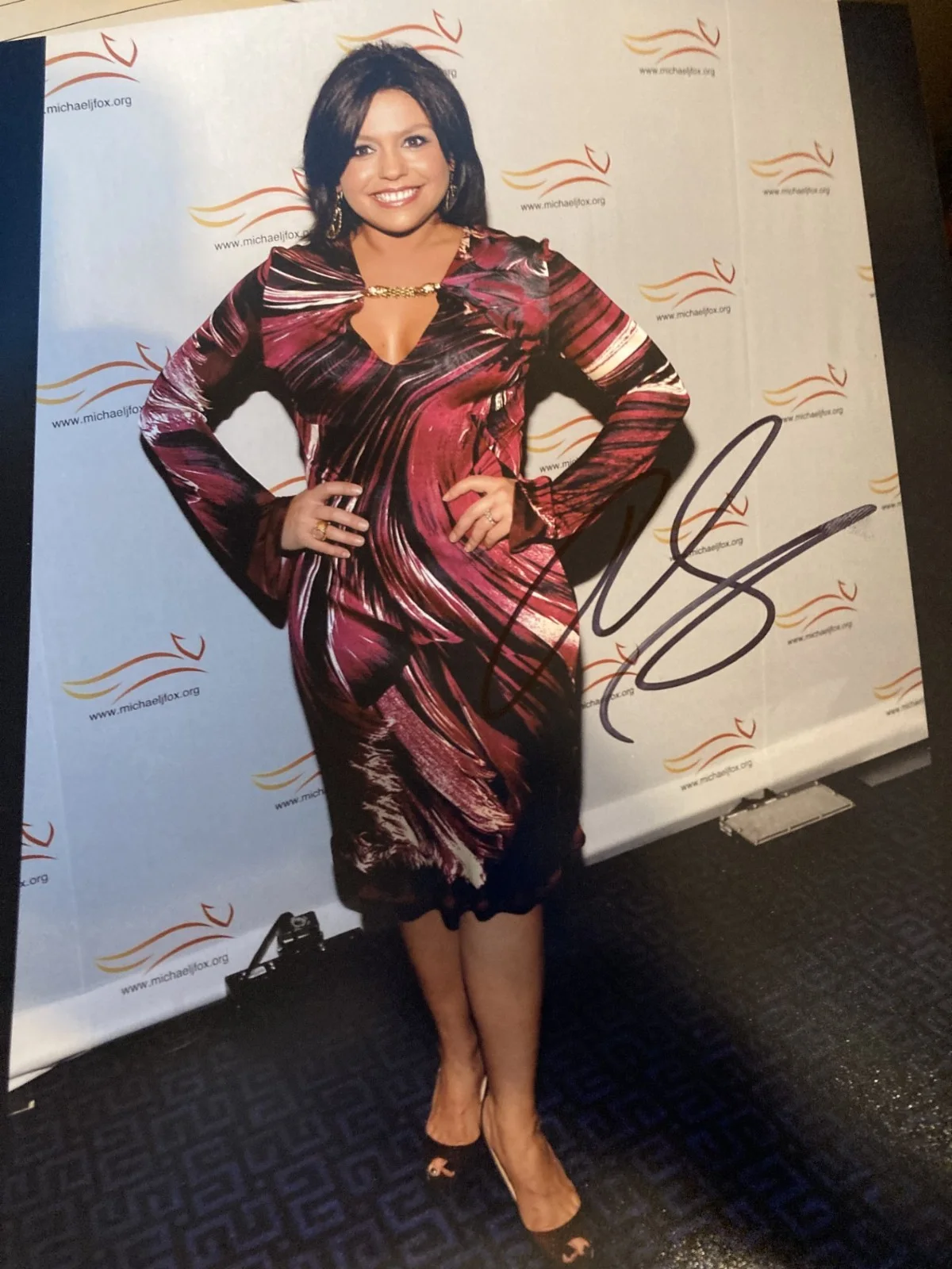 Rachael Ray — RACHAEL RAY AUTOGRAPHED/SIGNED 8x10 FOOD NETWORK & TALK SHOW HOSTESS