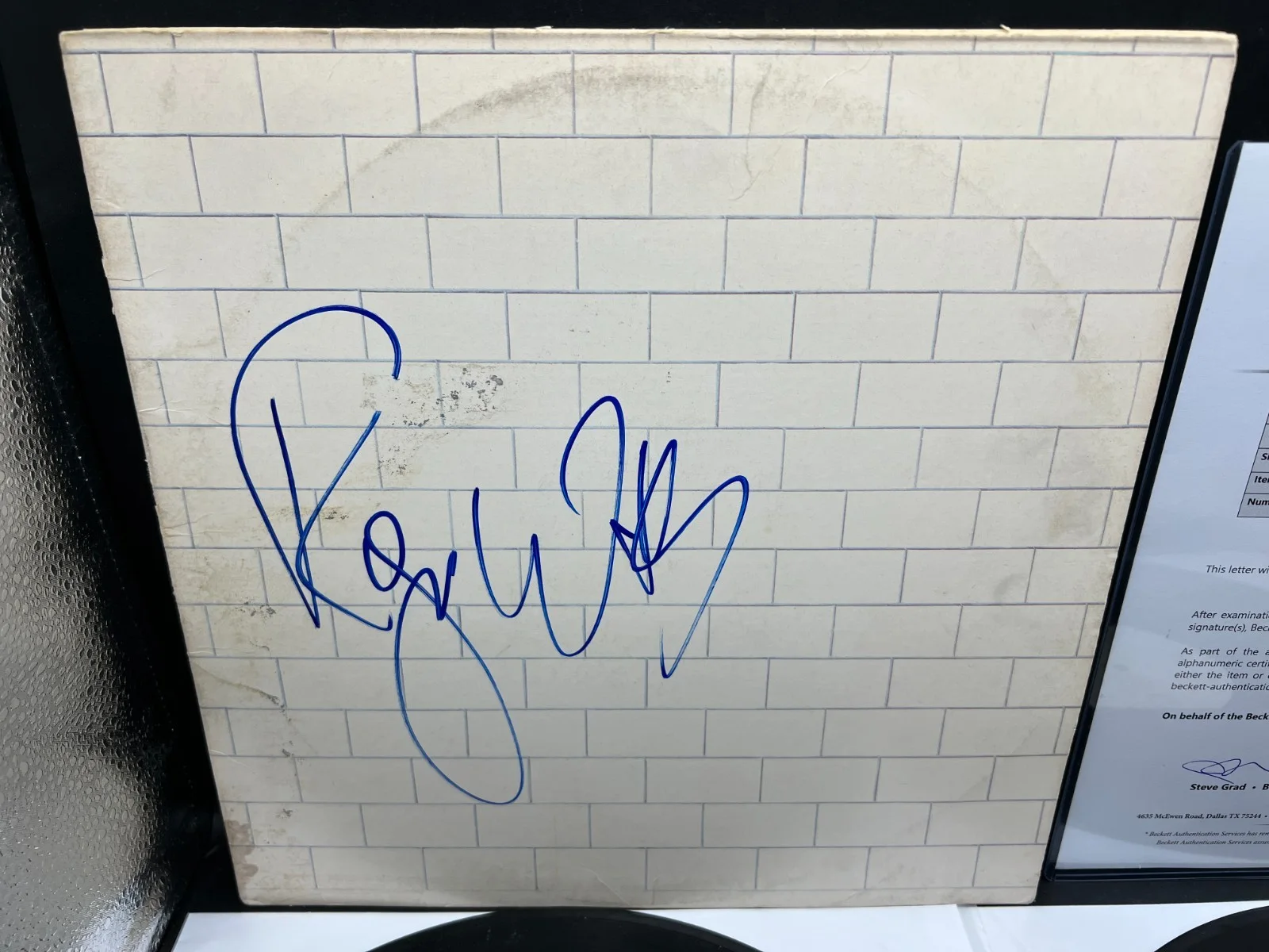 Roger Waters Pink Floyd Signed The Wall Vinyl Album 2LP Beckett LOA, image 2