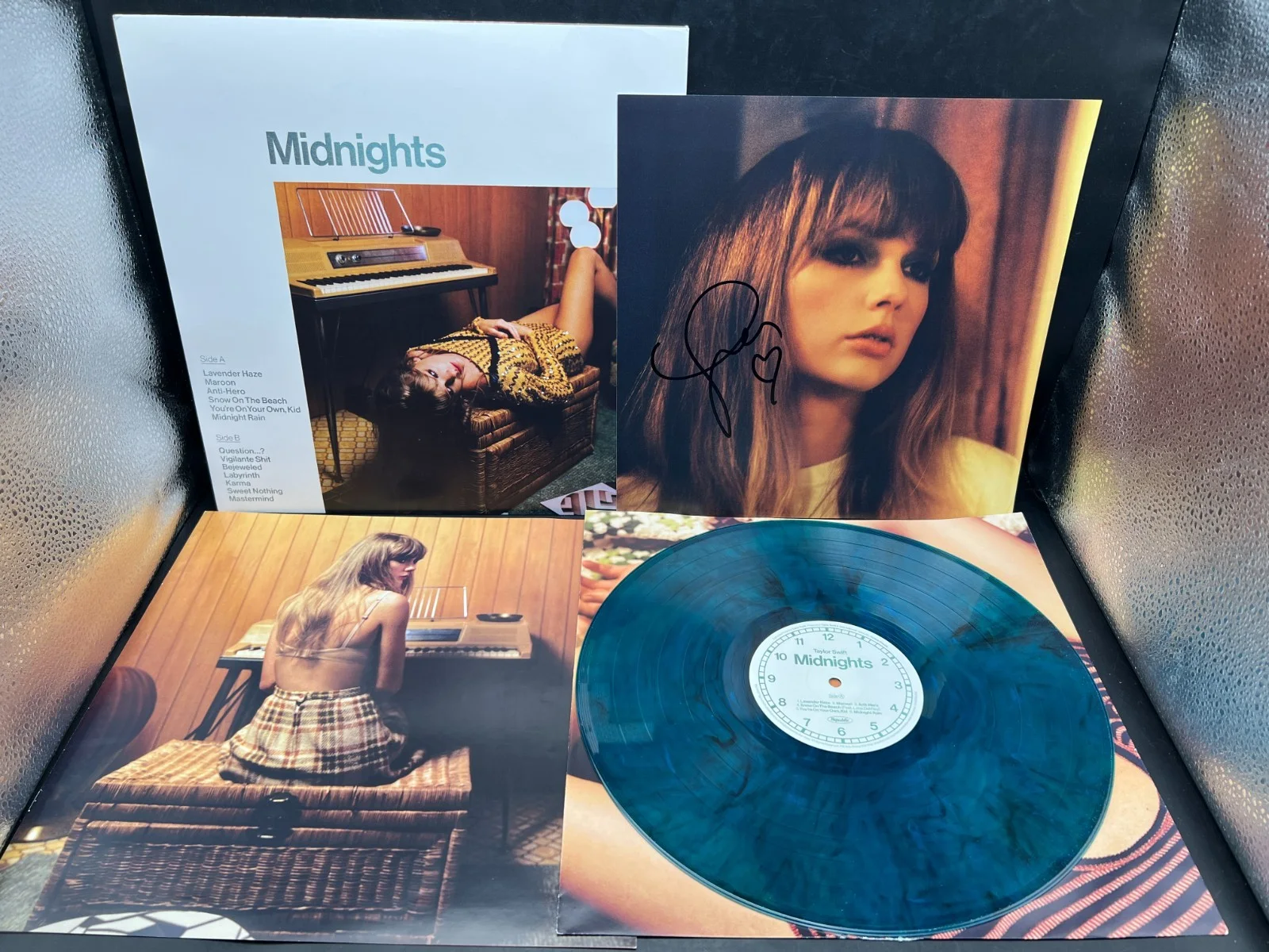 Taylor Swift Signed Midnights Jade Green Vinyl Album LP RARE SIDE PLACEMENT, изображение 3