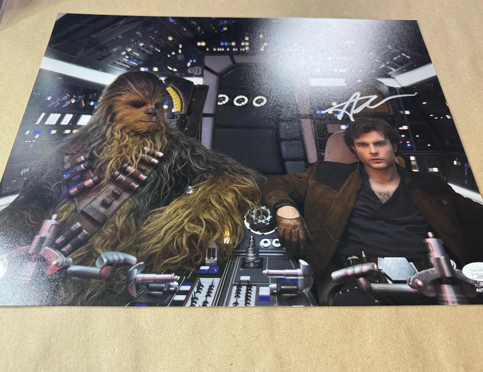 Alden Ehrenreich — Autographed Alden Ehrenreich Signed 11"x14" Star Wars Solo Photo JSA COA, изображение 3