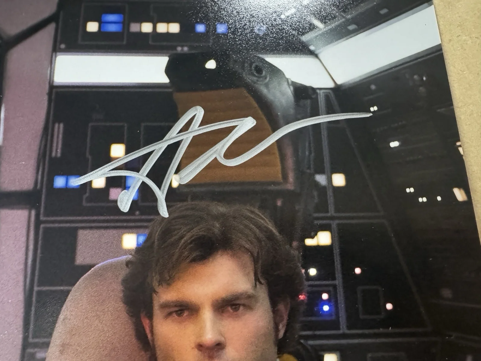 Alden Ehrenreich — Autographed Alden Ehrenreich Signed 11"x14" Star Wars Solo Photo JSA COA, изображение 5
