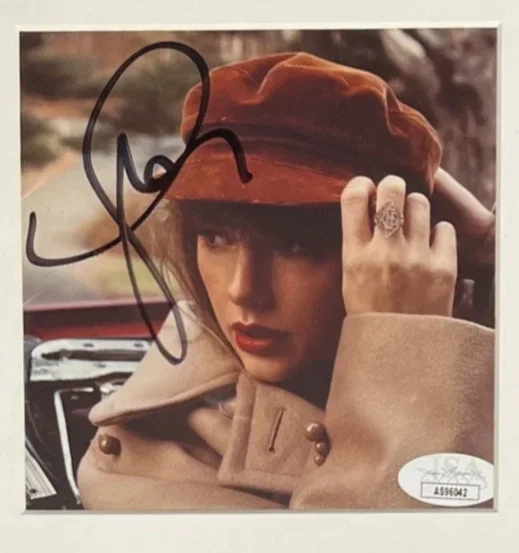 Taylor Swift Red Signed Photo Framed CD JSA Authentic Auto, image 2