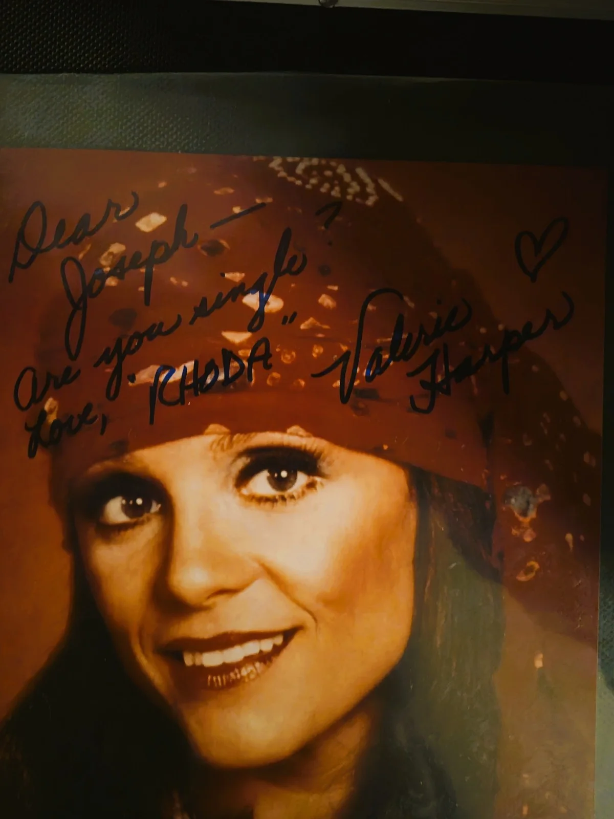 Valerie Harper — VALERIE HARPER - AUTOGRAPHED SIGNED PHOTOGRAPH, image 2