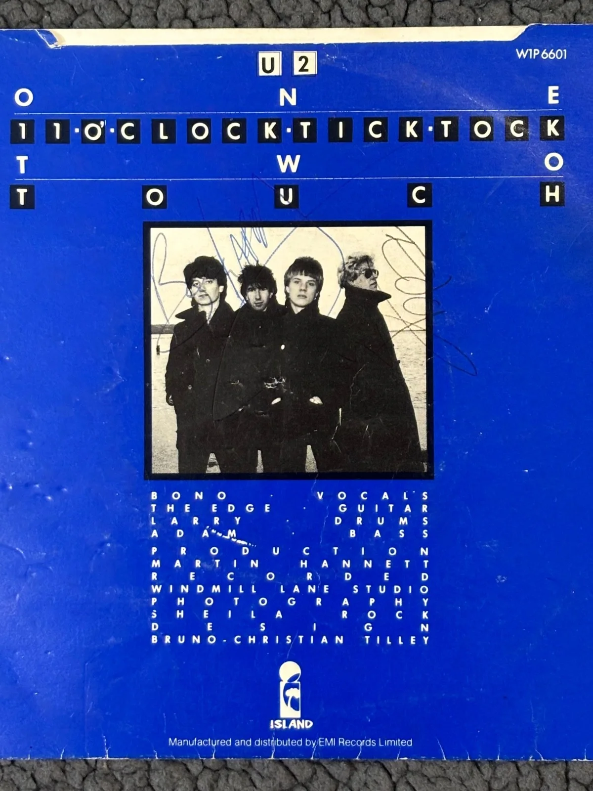 U2 Band Signed ‘11 O’Clock Tick Tock - 45 RPM Single - with punch out vinyl- COA, image 5