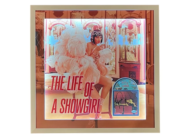 Taylor Swift Signed “Life of a Showgirl” CD 25.5x26 LED Frame JSA, изображение 2
