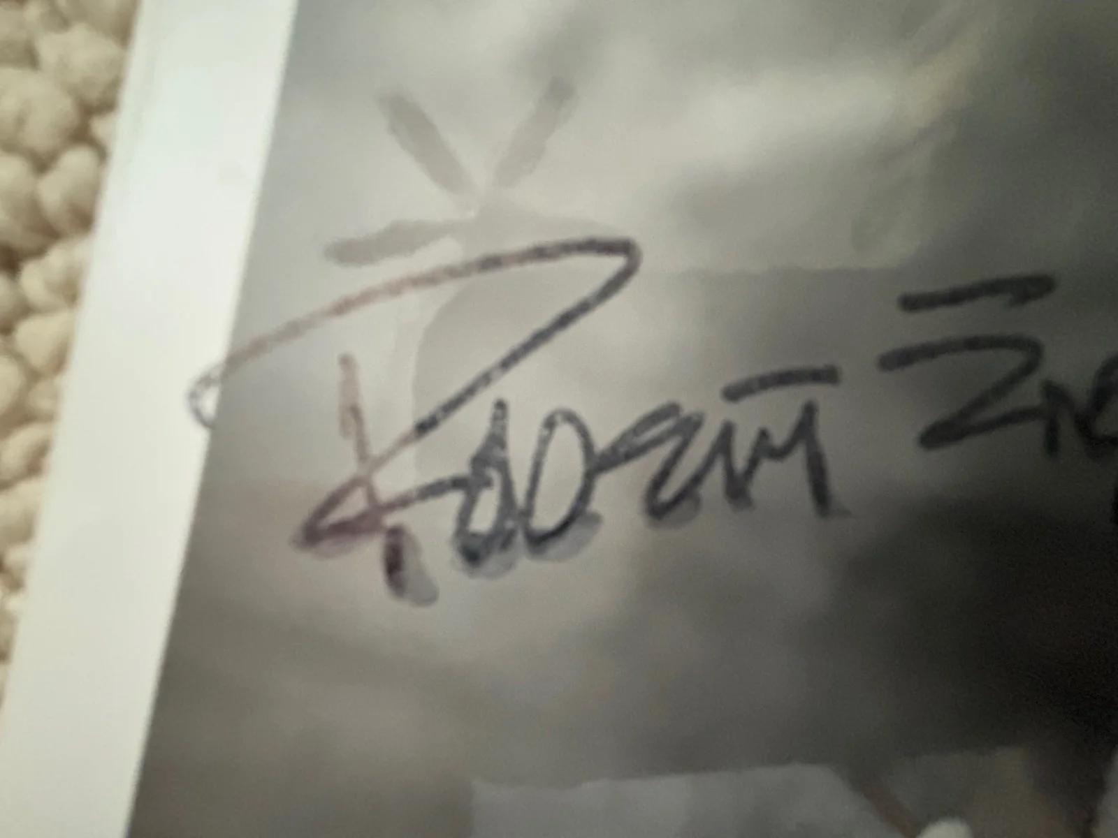 Robert Englund — Robert Englund – Signed (8” x 10”) black and white photo, image 3