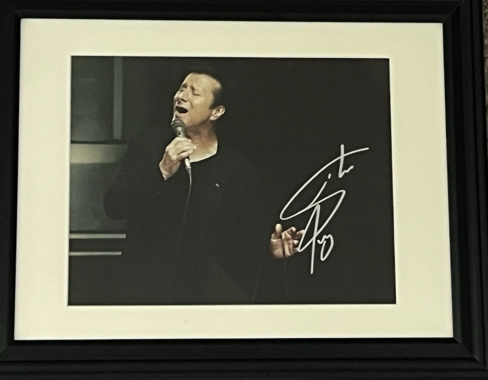STEVE PERRY Autographed signed 8 X 11.5 photo Nice Fully Framed, image 3