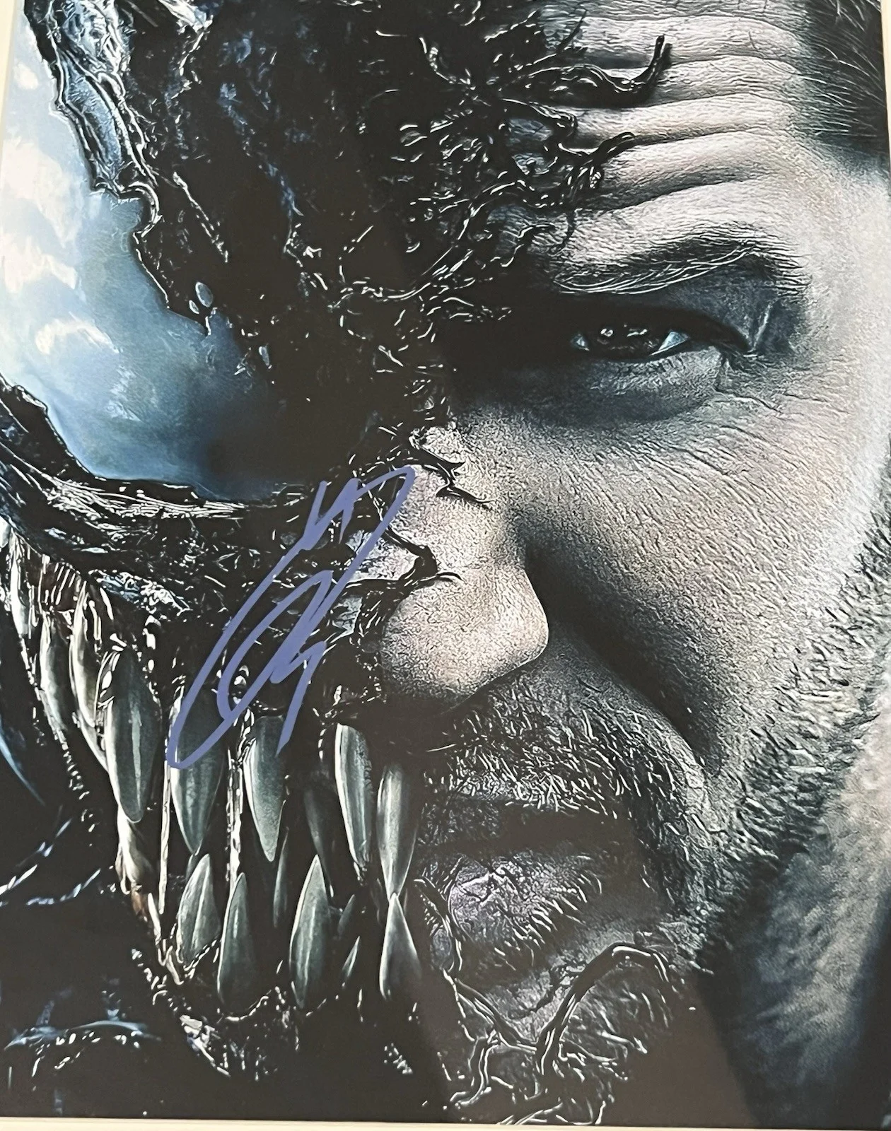 Tom Hardy Marvel Venom Autographed signed 8 X 11.5 photo Nicely Framed, image 2